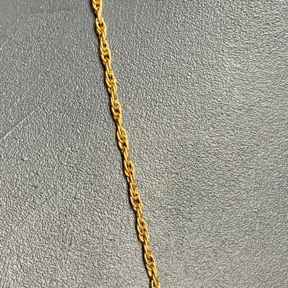 Clear Acrylic Rose Pendant Necklace 24 In Gold Chain Elegant Timeless Classic - Picture 3 of 6